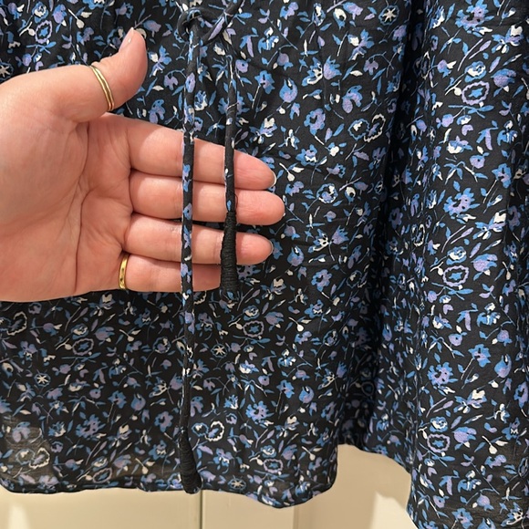 NWT APIECEAPART Leafy Floral blouse L size - Picture 9 of 9